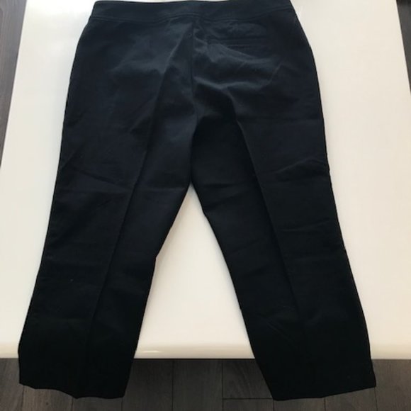 CHAPS | Petite Black Cotton Capris NWOT - Picture 9 of 13